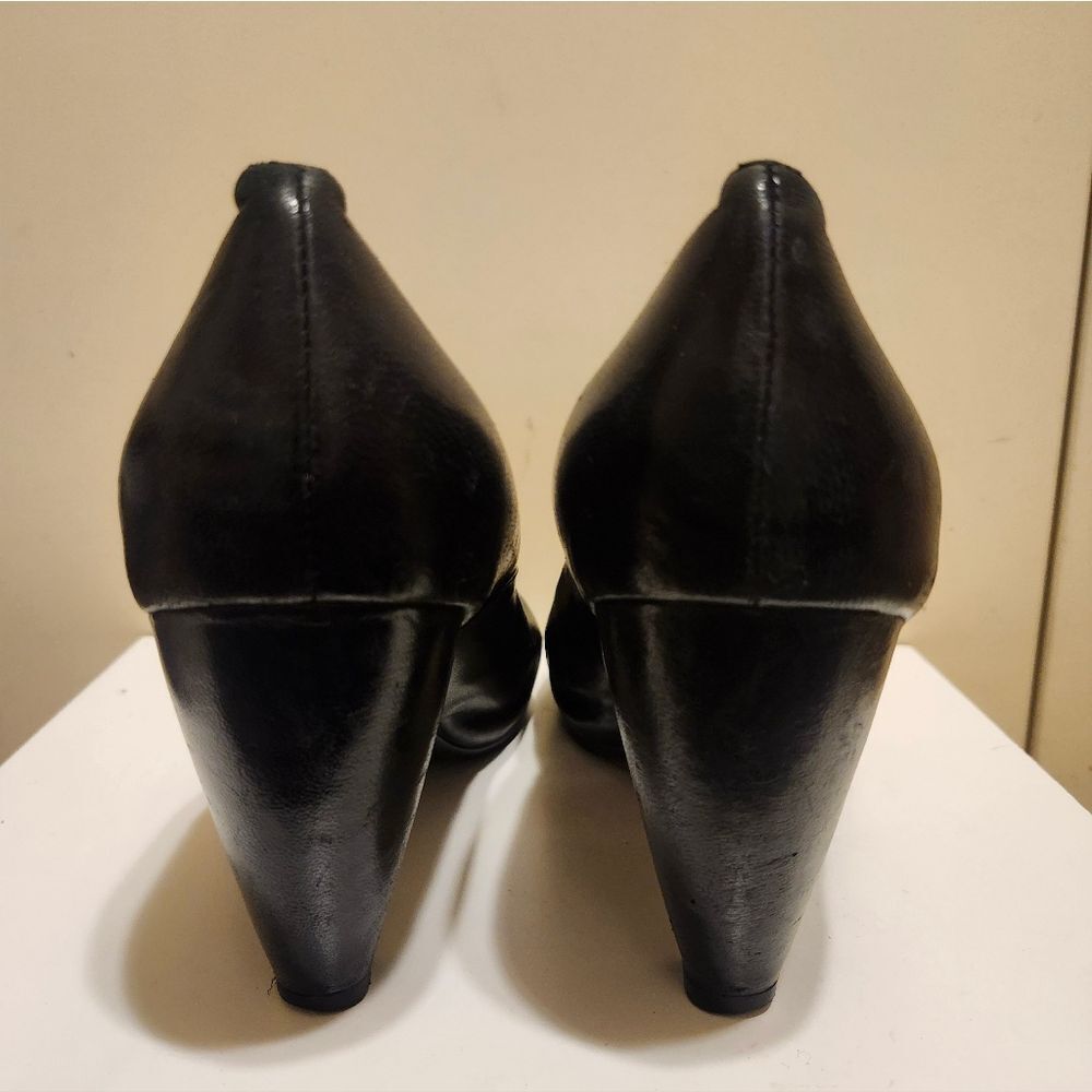 Miz Mooz "Nan" Black Leather Round Toe Pyramid Heel Classic Pumps Sz.10 Ret.$185 - Picture 3 of 8